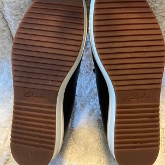 Clarks Black and White Loafers - Picture 4 of 8